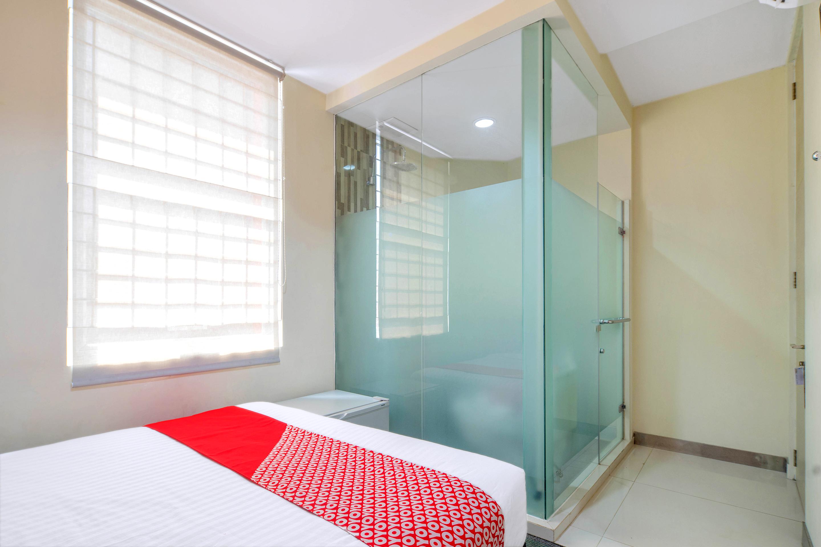 Super Oyo Capital O 1121 Orienchi 2 Hotel Jakarta Buitenkant foto