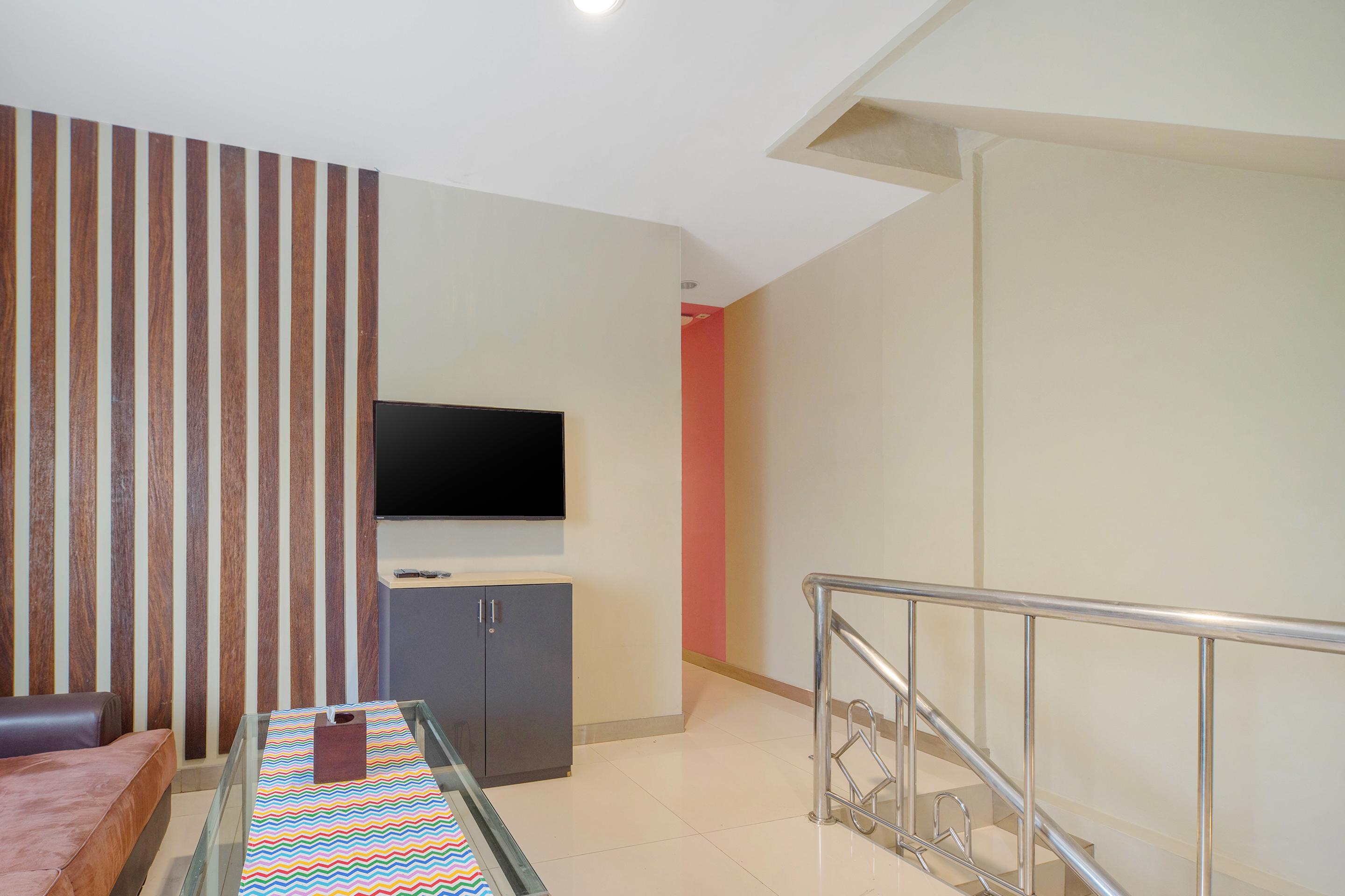Super Oyo Capital O 1121 Orienchi 2 Hotel Jakarta Buitenkant foto