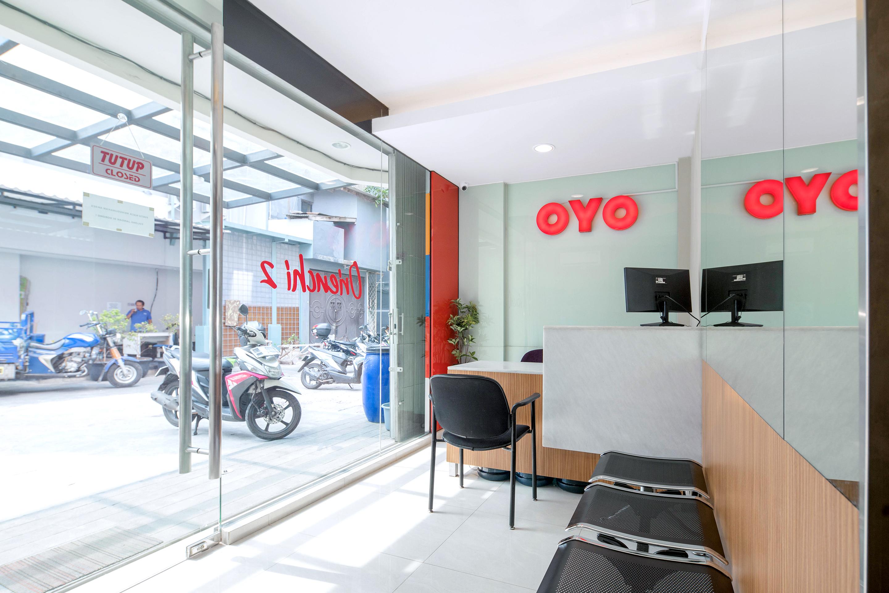 Super Oyo Capital O 1121 Orienchi 2 Hotel Jakarta Buitenkant foto